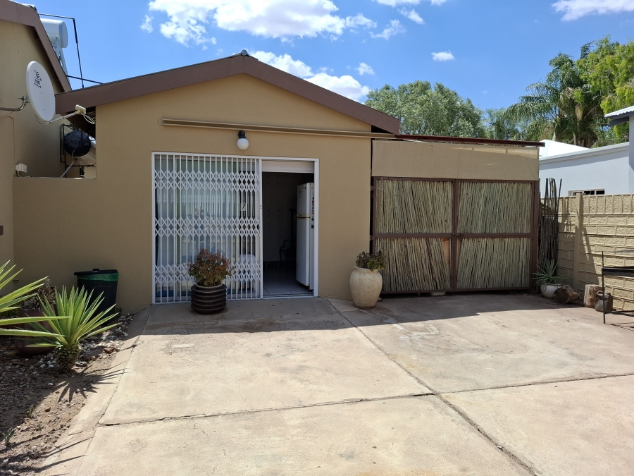 7 Bedroom Property for Sale in Middelpos Northern Cape